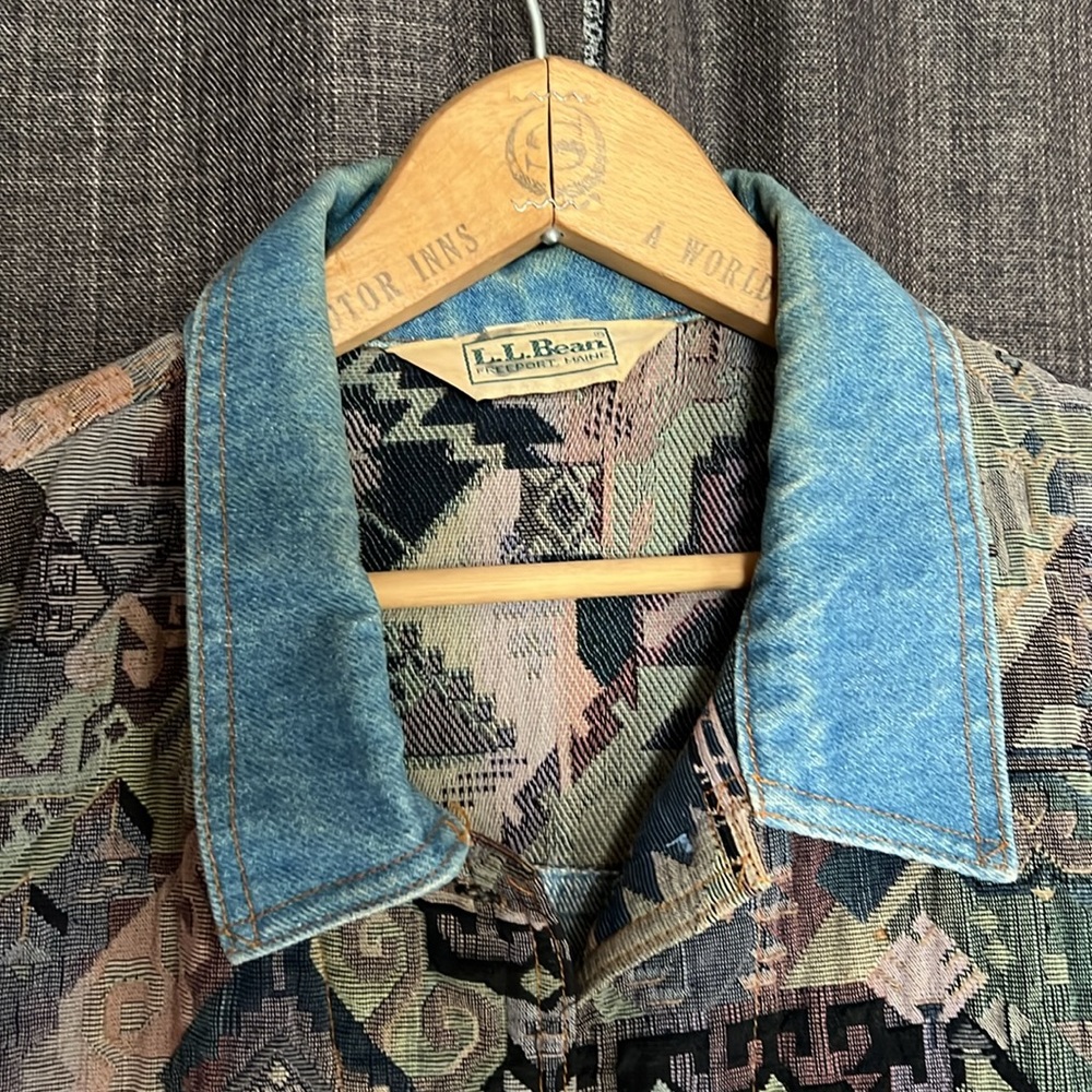 L.L. Bean denim vintage jacket with tapestry shoulder size petite medium - Picture 5 of 9